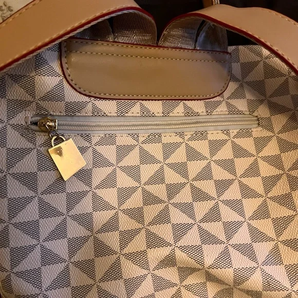 NWOT Geometric Patterned Tan Backpack - Picture 2 of 6